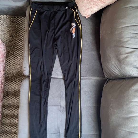 Cute two piece set from a boutique for the ambitious hustling woman 🤩 - Picture 3 of 3